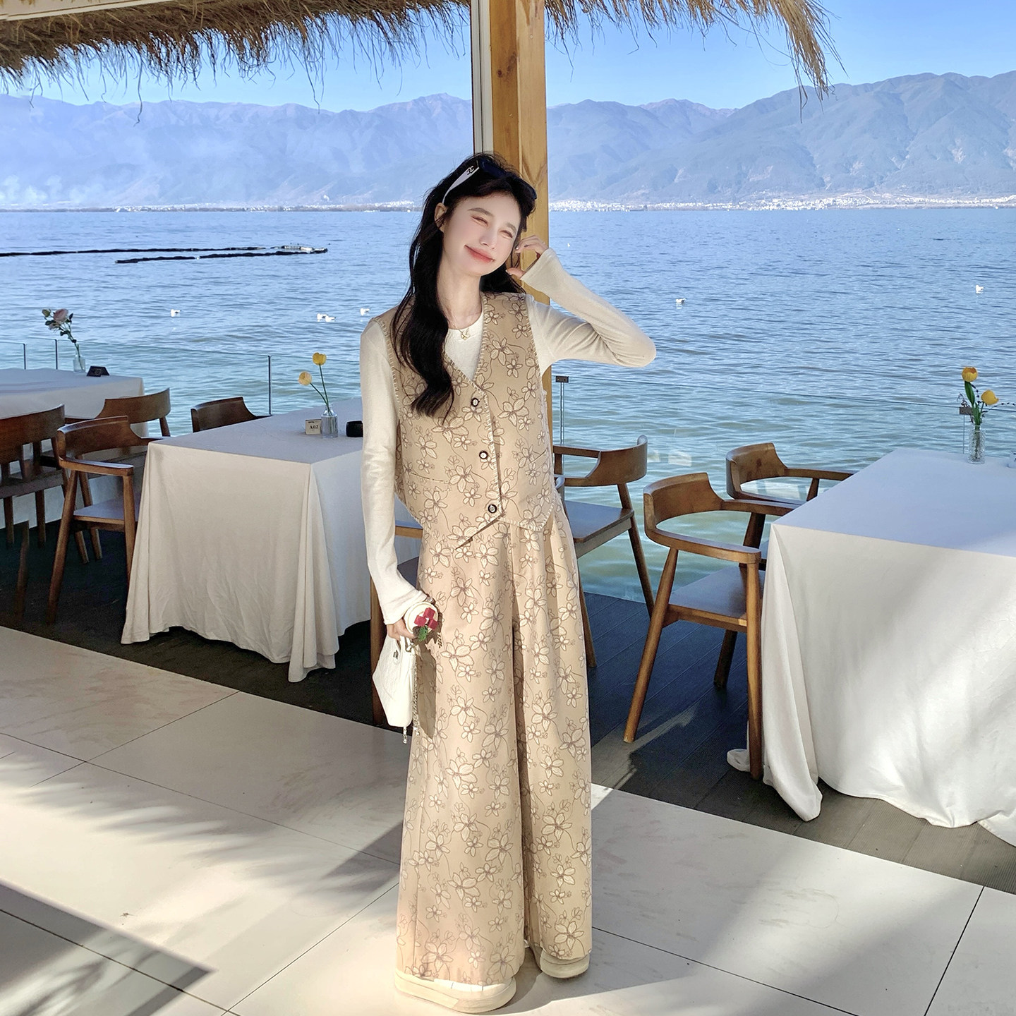 气质巨好看高级感卡其色印花马甲套装女春季2026新款阔腿裤两件套