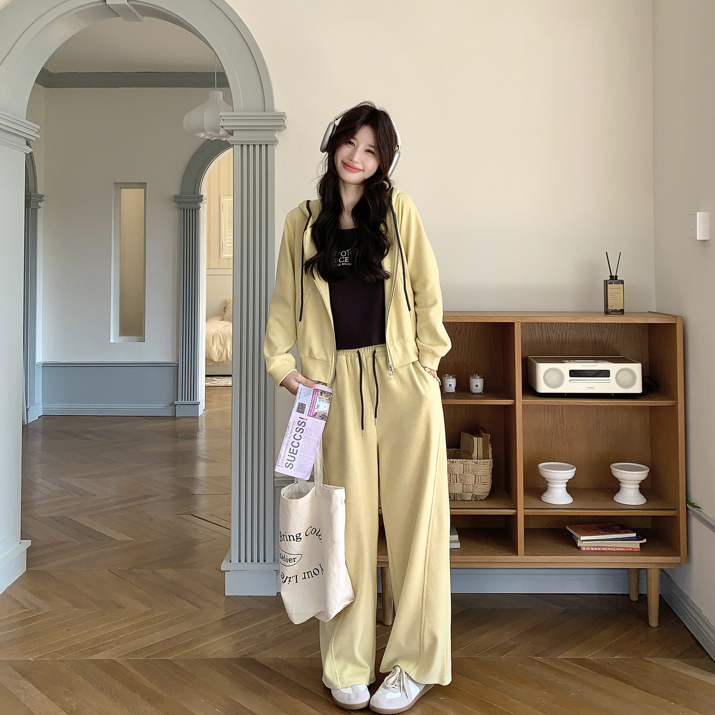 减龄休闲运动风连帽黄色卫衣套装女春季2026新款背心阔腿裤三件套