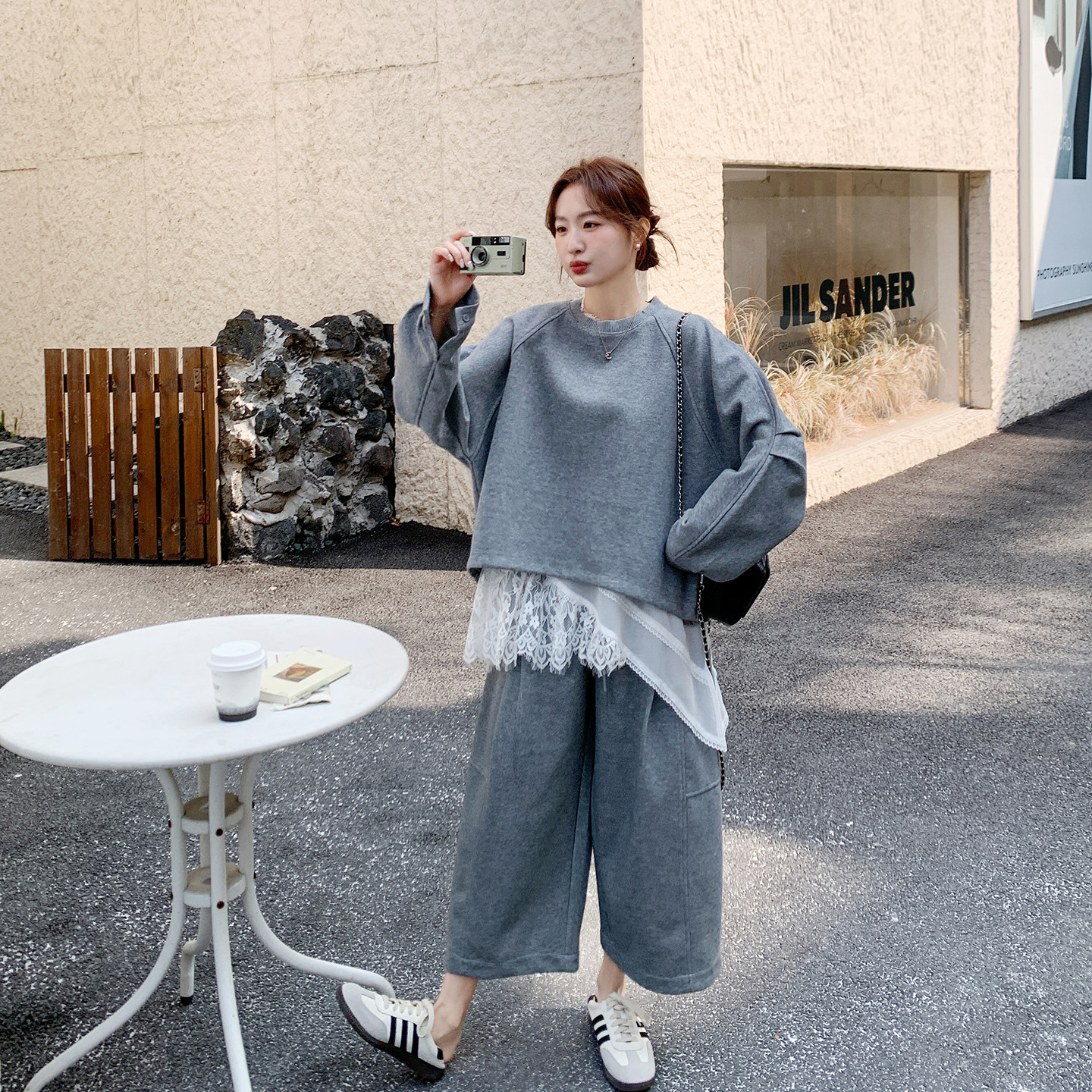 今年流行爆款灰色卫衣蕾丝衫阔腿裤套装女春季2026新款运动三件套