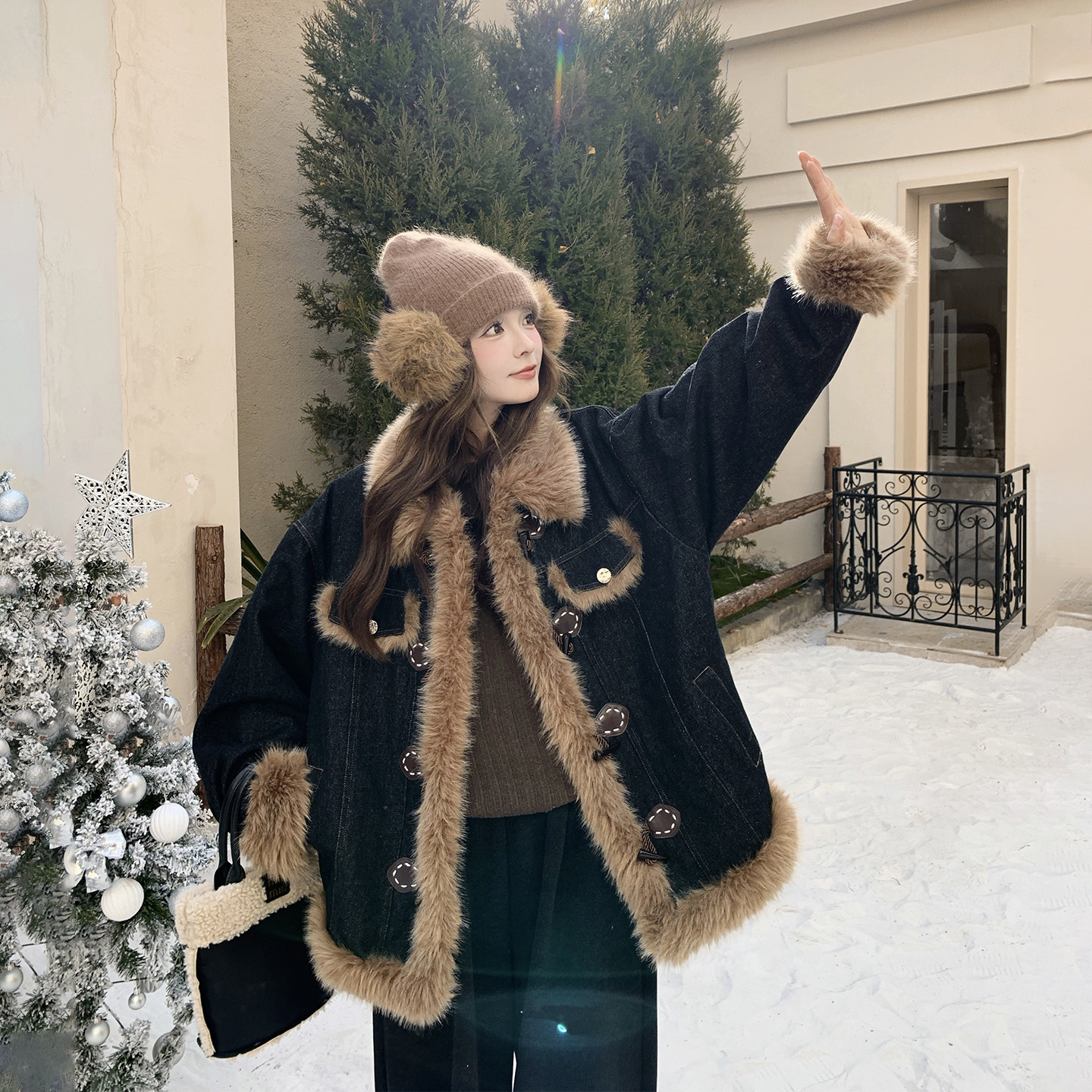 毛毛拼接超火黑色棉服外套女冬季2025新款小个子流行爆款百搭棉衣