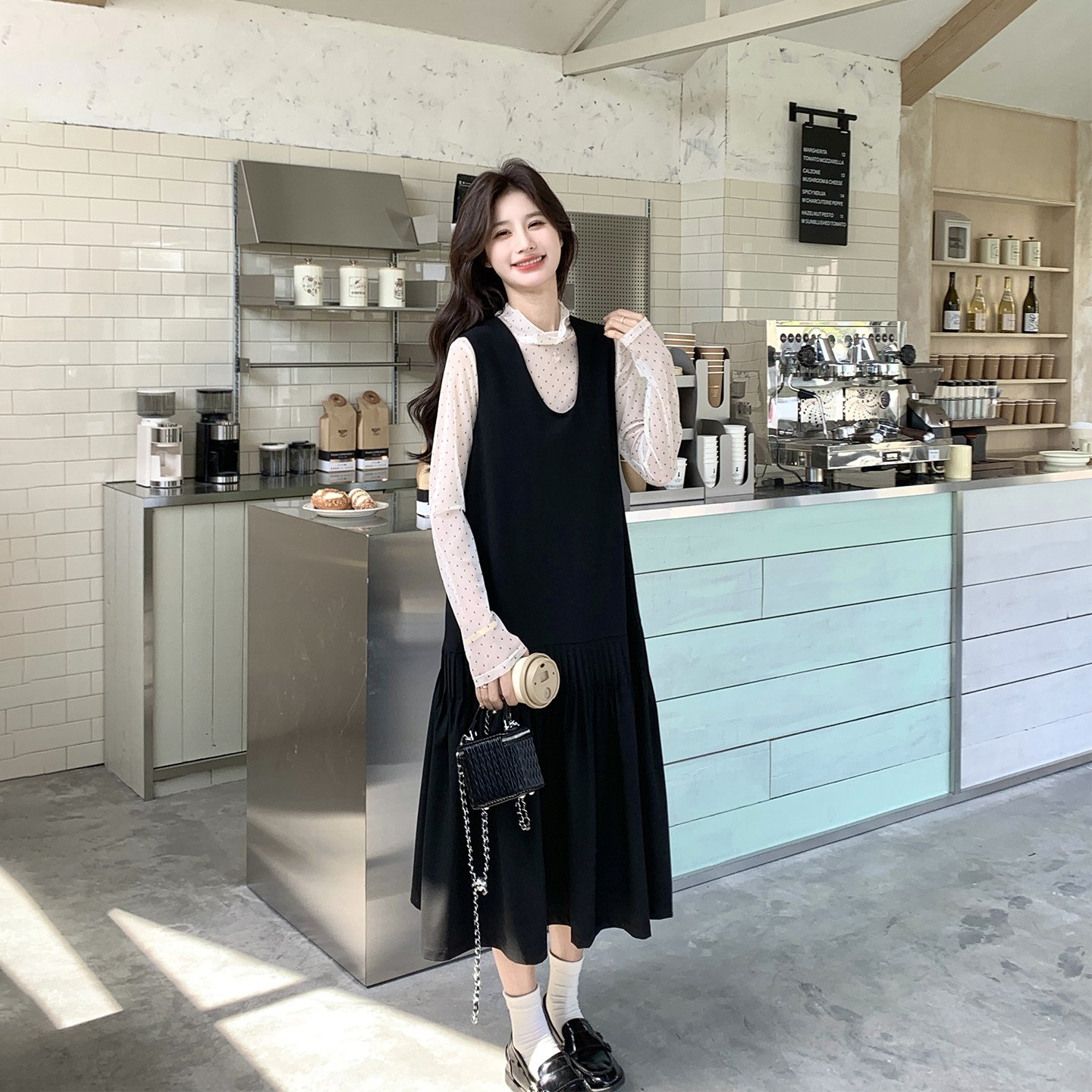 独特漂亮黑色背心连衣裙套装女春季2026新款高级感波点打底两件套