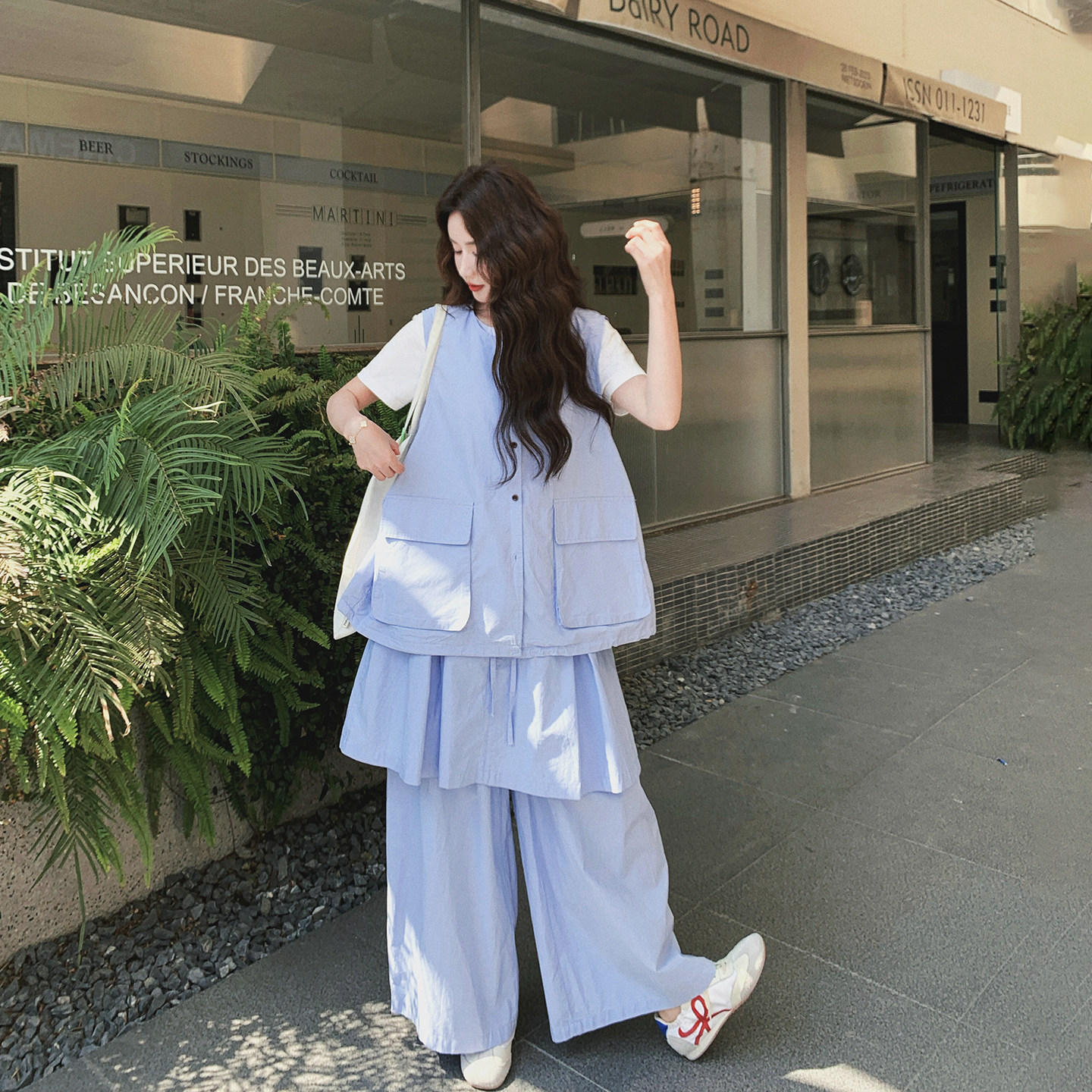 一整套工装风蓝色马甲阔腿裤套装女夏季2026新款宽松松弛感三件套
