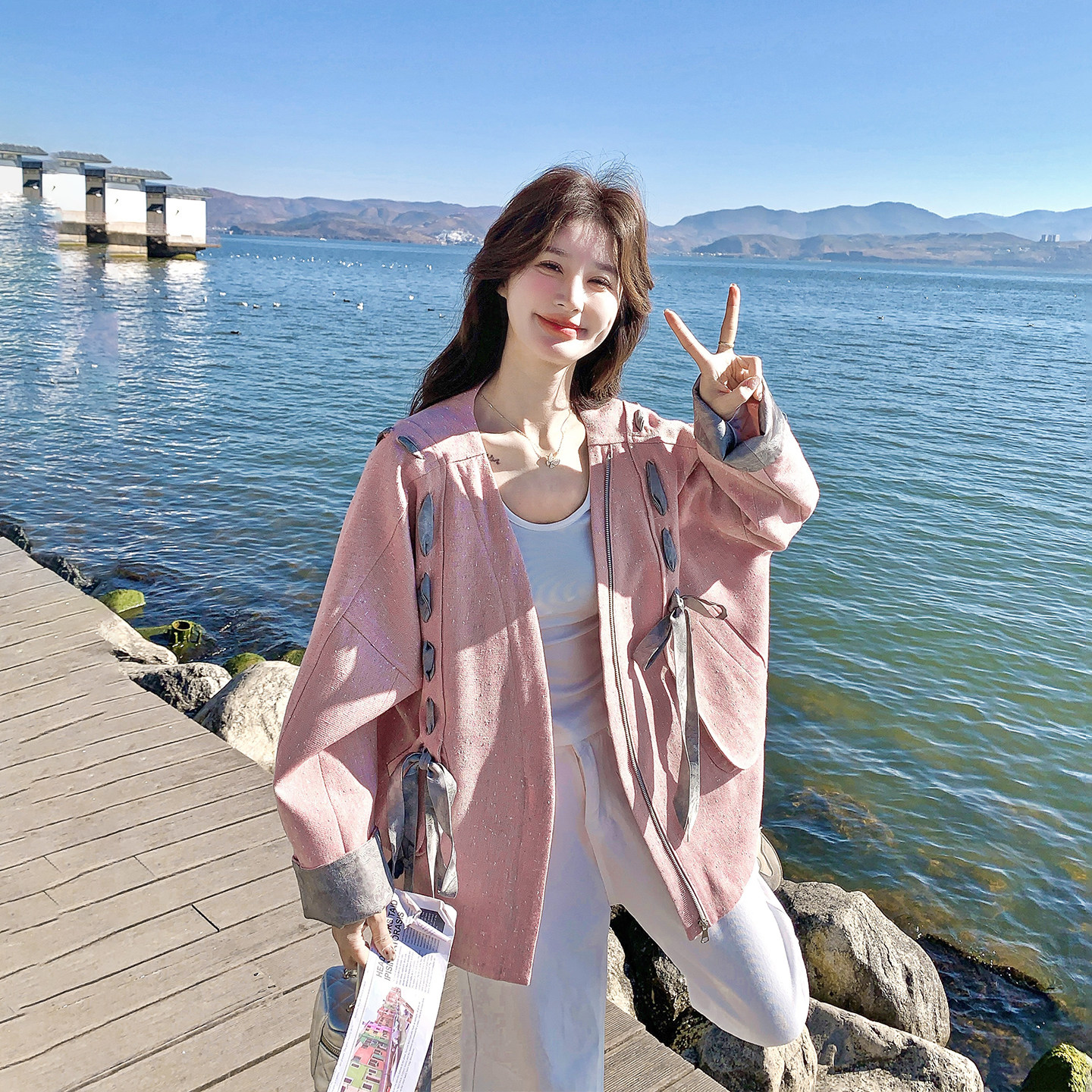 设计感拼接粉色休闲西装外套女春季2026新款小个子流行巨好看夹克,女装/女士精品,短外套,淘宝优惠券,粉丝福利购,淘宝优惠卷