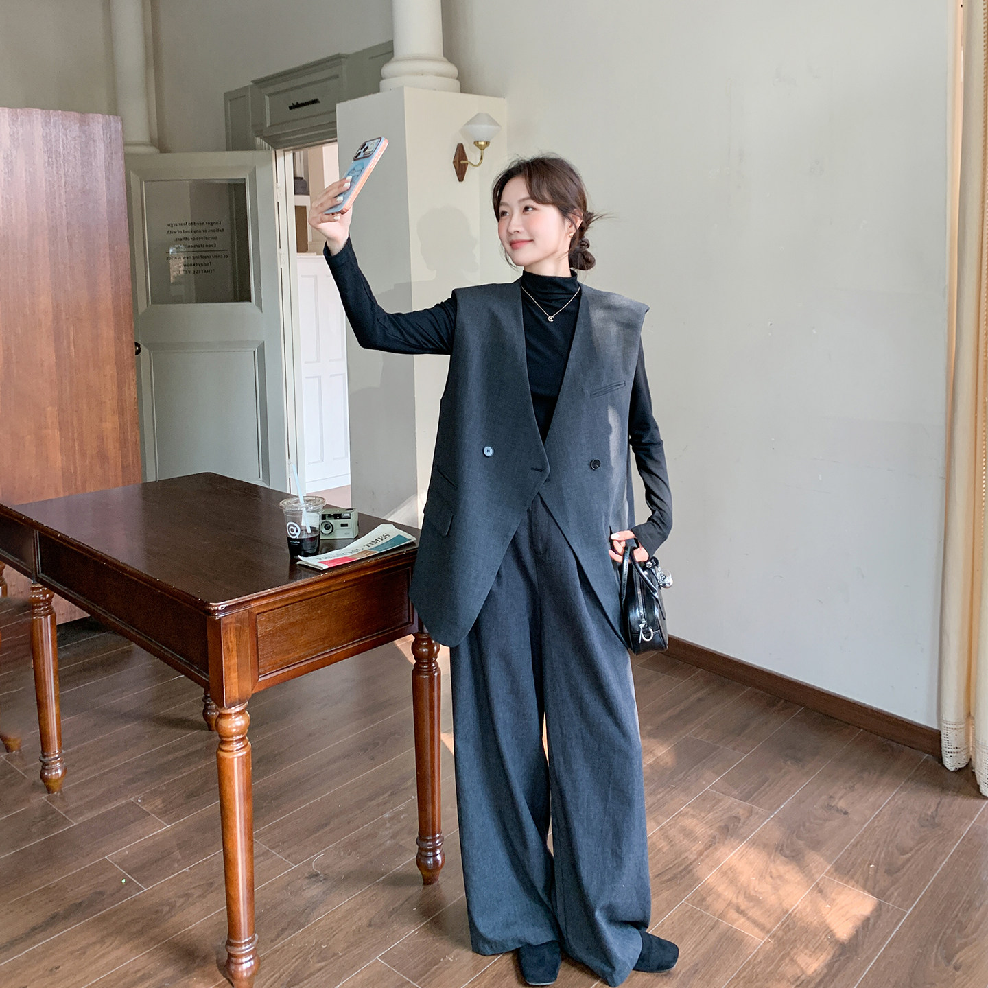 老钱风灰色西装马甲阔腿裤套装女春季2026新款减龄显瘦气质三件套