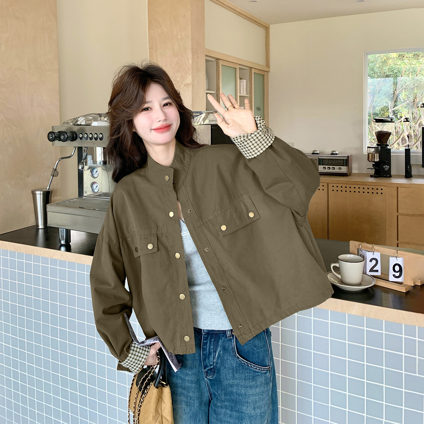 格子拼接军绿色工装短外套女春季2026新款小个子百搭超火减龄夹克