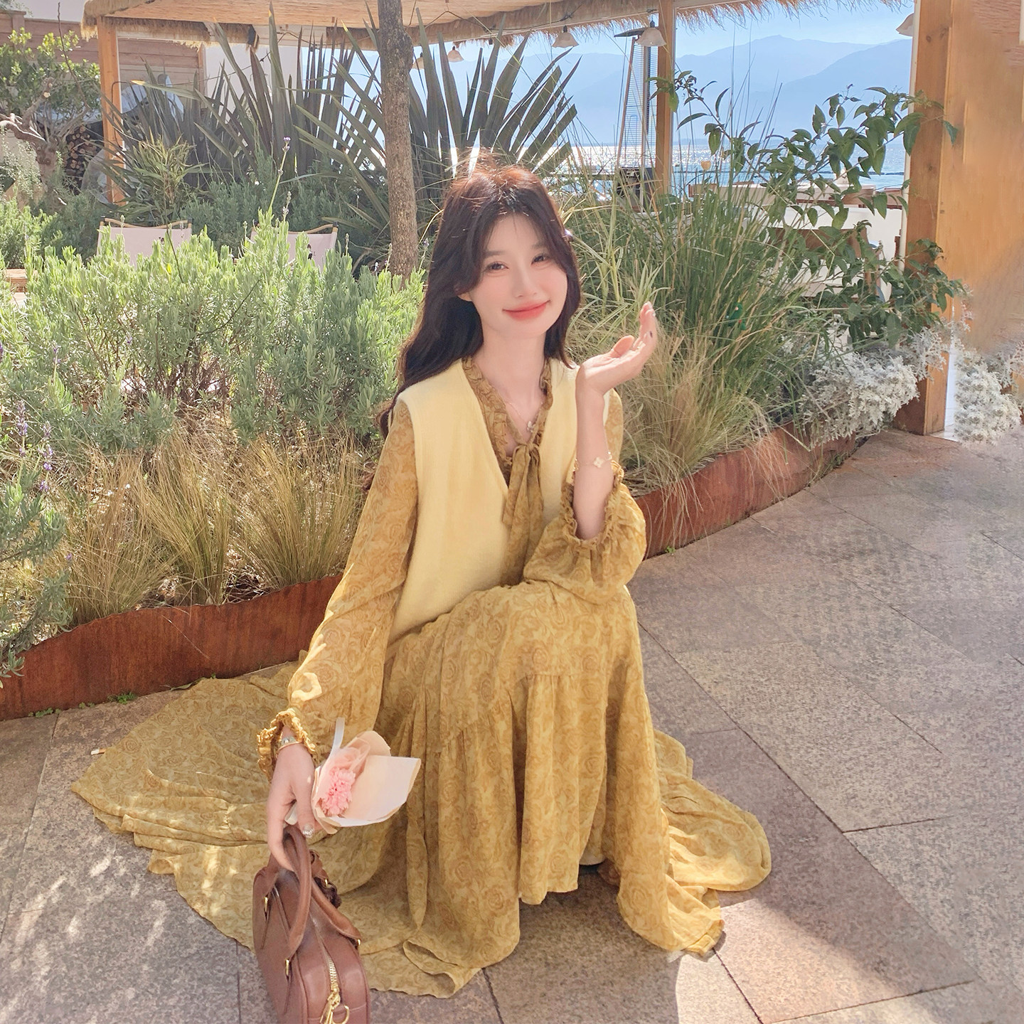 优雅黄色针织马甲碎花连衣裙套装女春季2026新款度假风减龄两件套