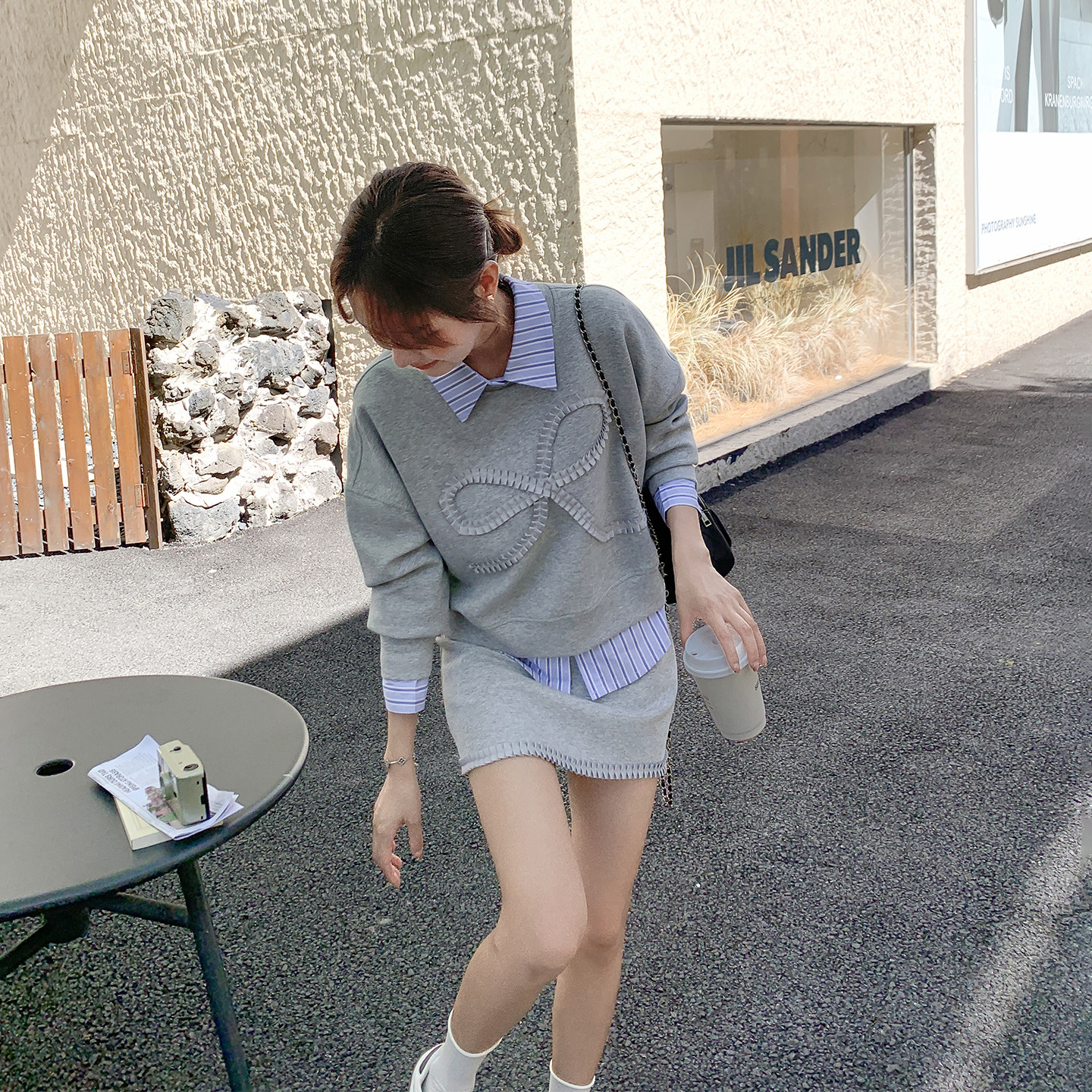 氛围感减龄灰色卫衣套装女春季2026新款小个子条纹衬衫短裙三件套