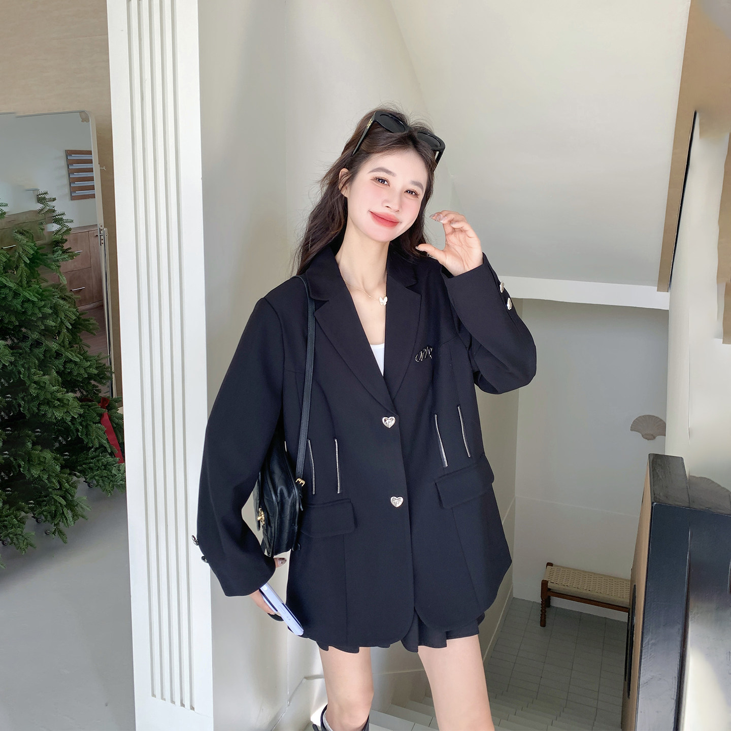 设计感黑色休闲西装外套女春季2026新款独特漂亮气质巨好看的西服