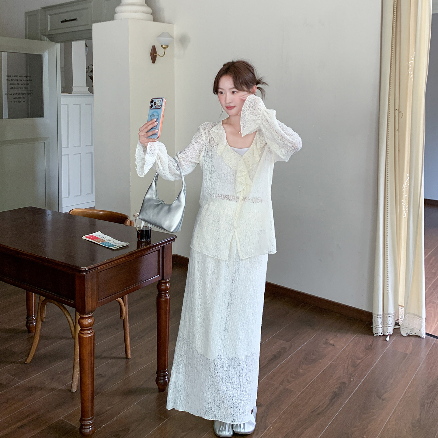 法式温柔甜美白色木耳边套装女春季2026新款显瘦上衣半身裙两件套