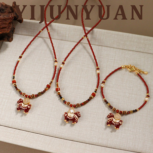 红色滴油马上有钱花小马吊坠项链轻奢小众百搭高级感 原创秋冬新款