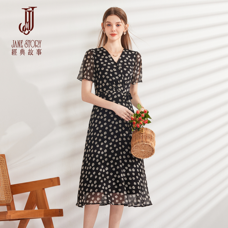 黑色碎花连衣裙女2025夏季新款法式收腰显瘦雪纺长裙时尚穿搭裙子