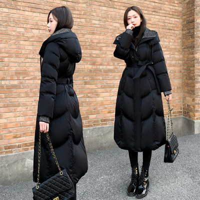 2025冬季新款女装白鸭绒针织领长款羽绒服女黑色收腰连帽外套加厚