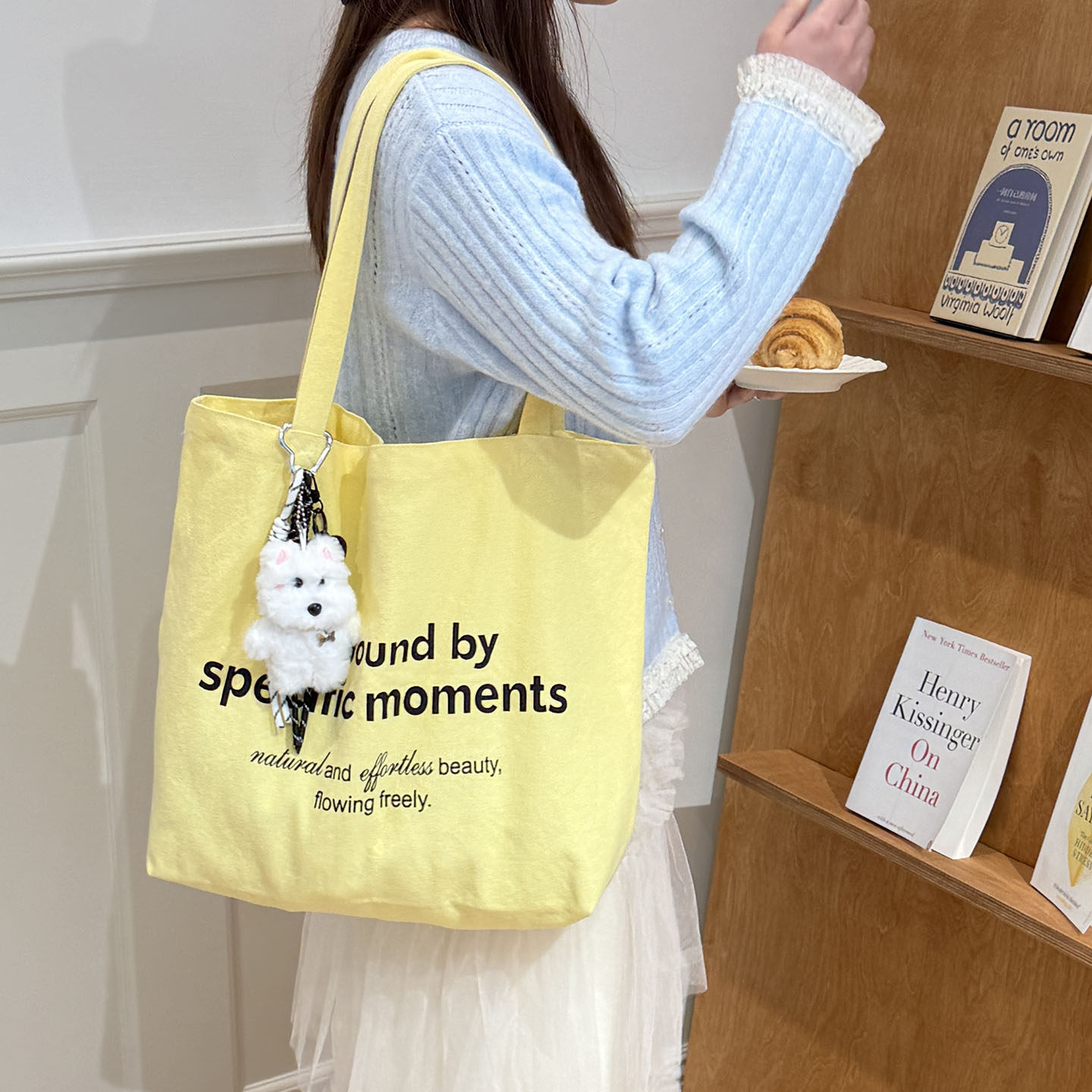 奶油黄简约百搭北欧风帆布包字母休闲时尚手提袋大容量单肩托特包