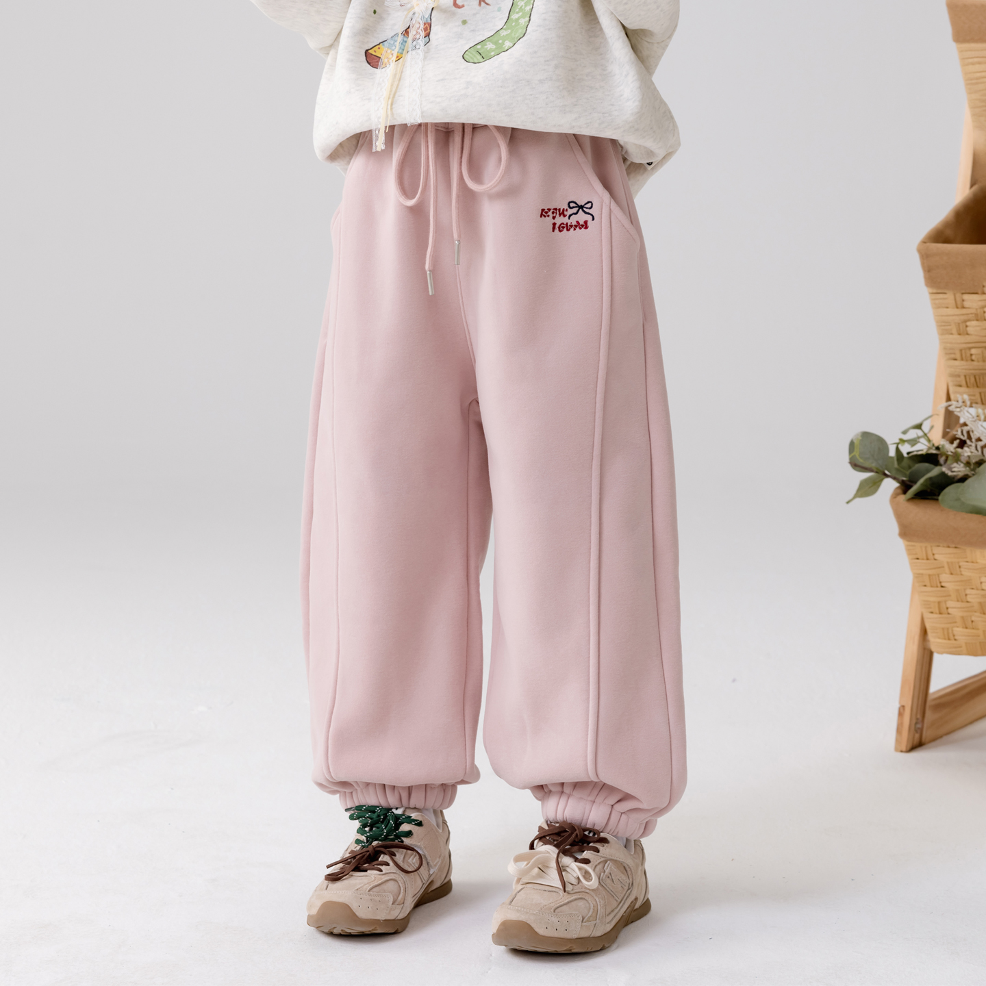 哈依鲁女童2025秋冬季新款加绒卫裤儿童一体绒宽松灰色休闲运动裤