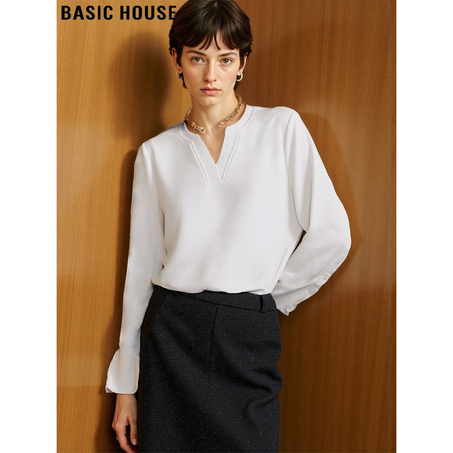 Basic House/百家好白色V领长袖T恤女2026春季新款打底喇叭袖上衣,女装/女士精品,T恤,淘宝优惠券,粉丝福利购,淘宝优惠卷