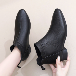 真皮短靴女软皮软底妈妈鞋尖头踝靴冬季加绒女鞋子薄绒皮鞋二棉鞋