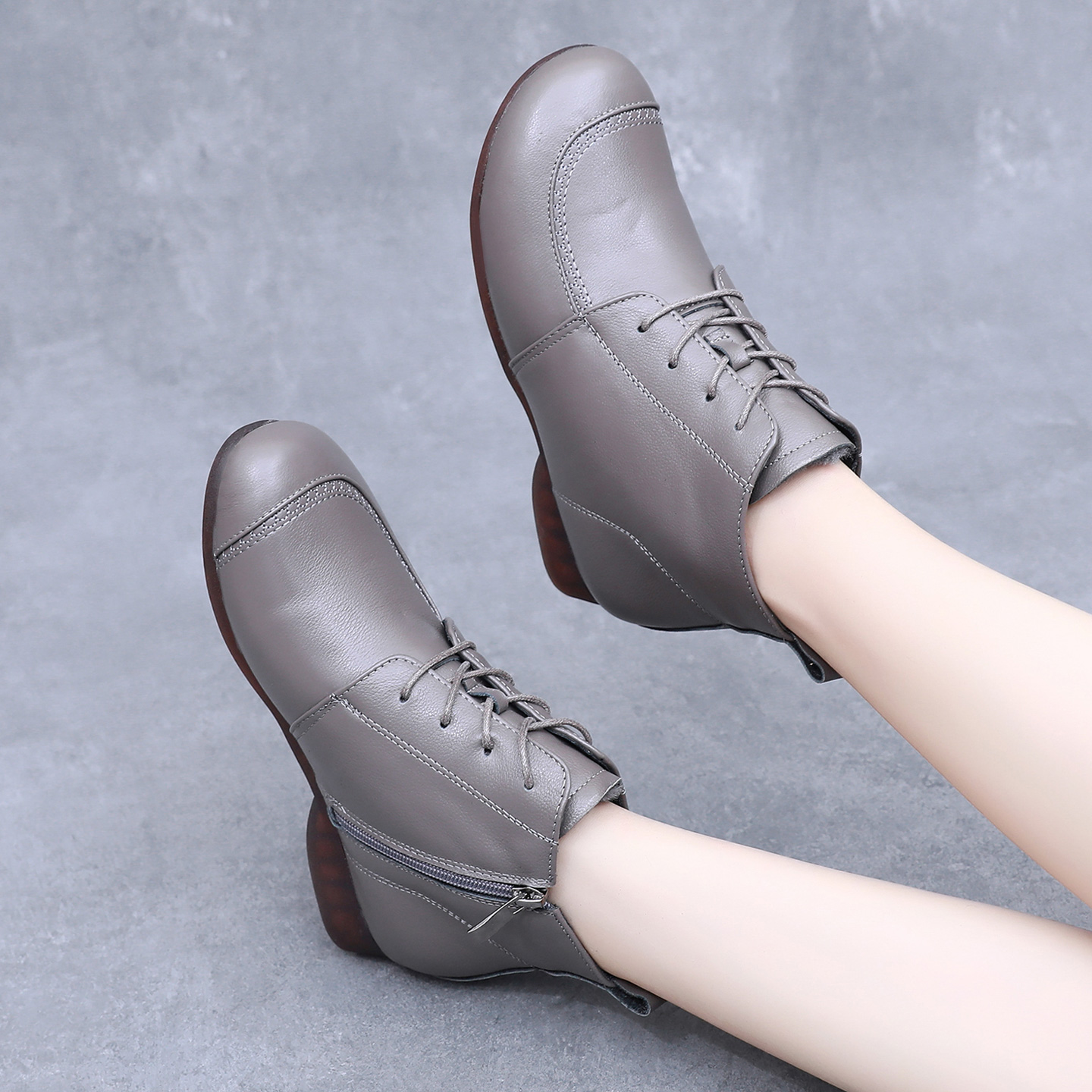 舒适软底妈妈鞋真皮单鞋女短靴秋冬季休闲软皮鞋马丁靴子加绒棉鞋