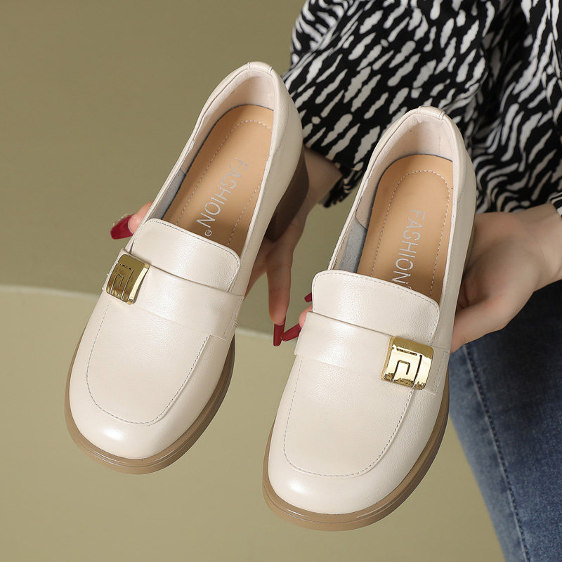 真皮粗跟乐福鞋女中跟小皮鞋休闲鞋子单鞋2026新款春夏款大码女鞋