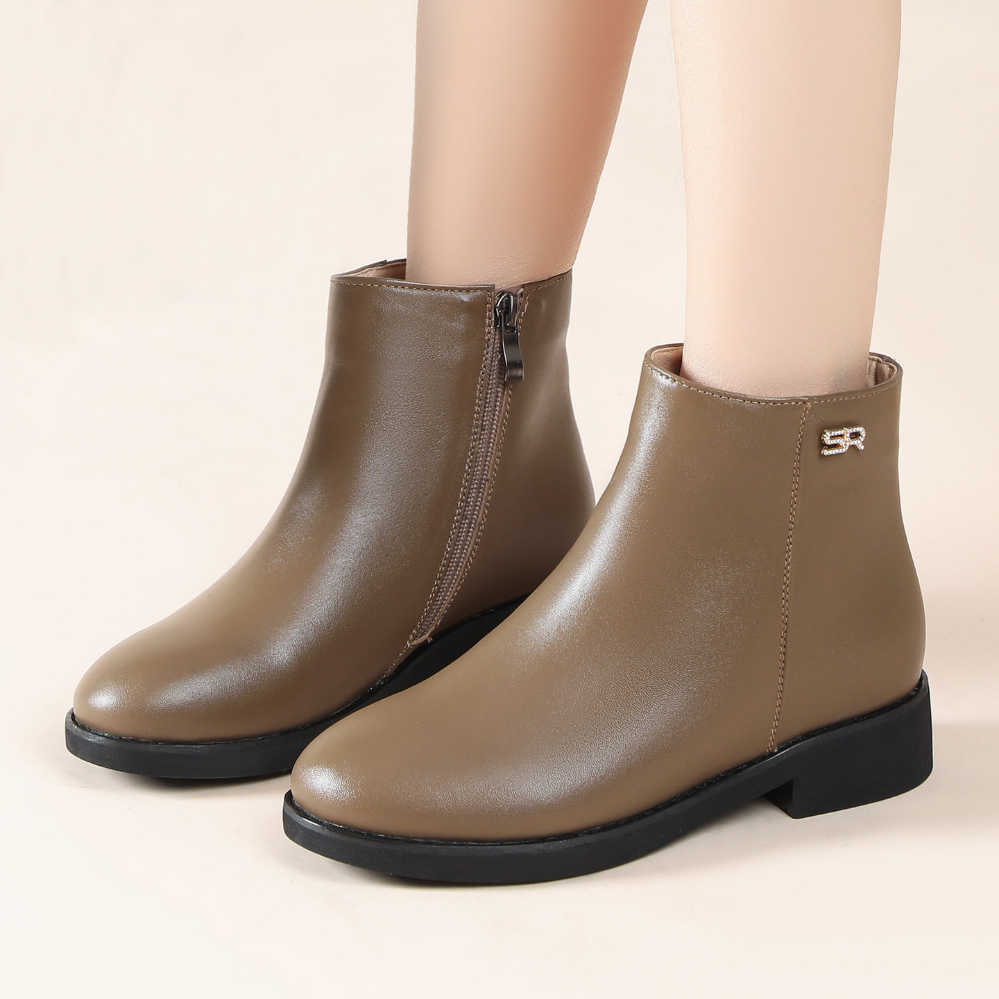 真皮短靴女冬季新款加绒软底防滑平底棉皮鞋舒适保暖中老年妈妈鞋