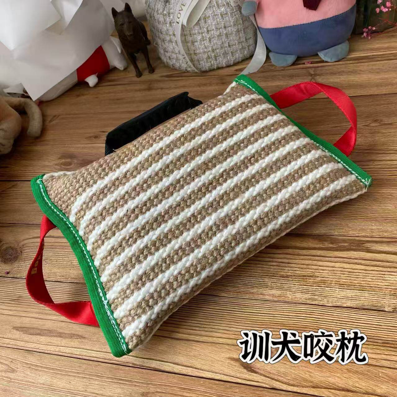 训犬师三拉手工作犬咬枕飞靶成犬
