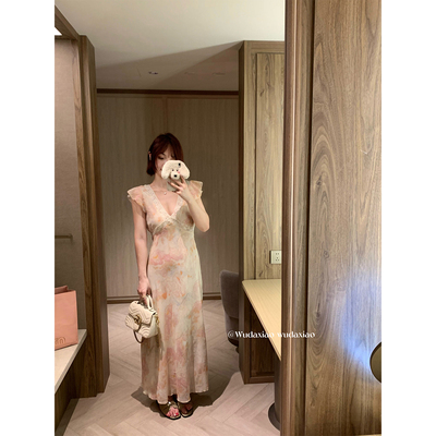 （吴大笑）粉黛佳人～气质高级温柔蕾丝拼接V领飞袖设计感连衣裙
