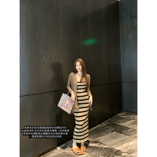 （吴大笑）条纹初语～松弛感舒适显瘦好穿搭背心长裙+开衫两件套
