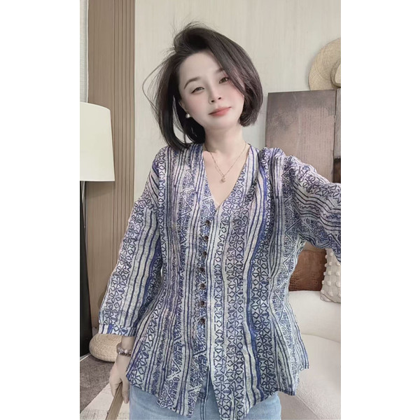 奕奕推荐 “青花瓷” 100%苎麻印花纽扣开衫女百搭衬衫