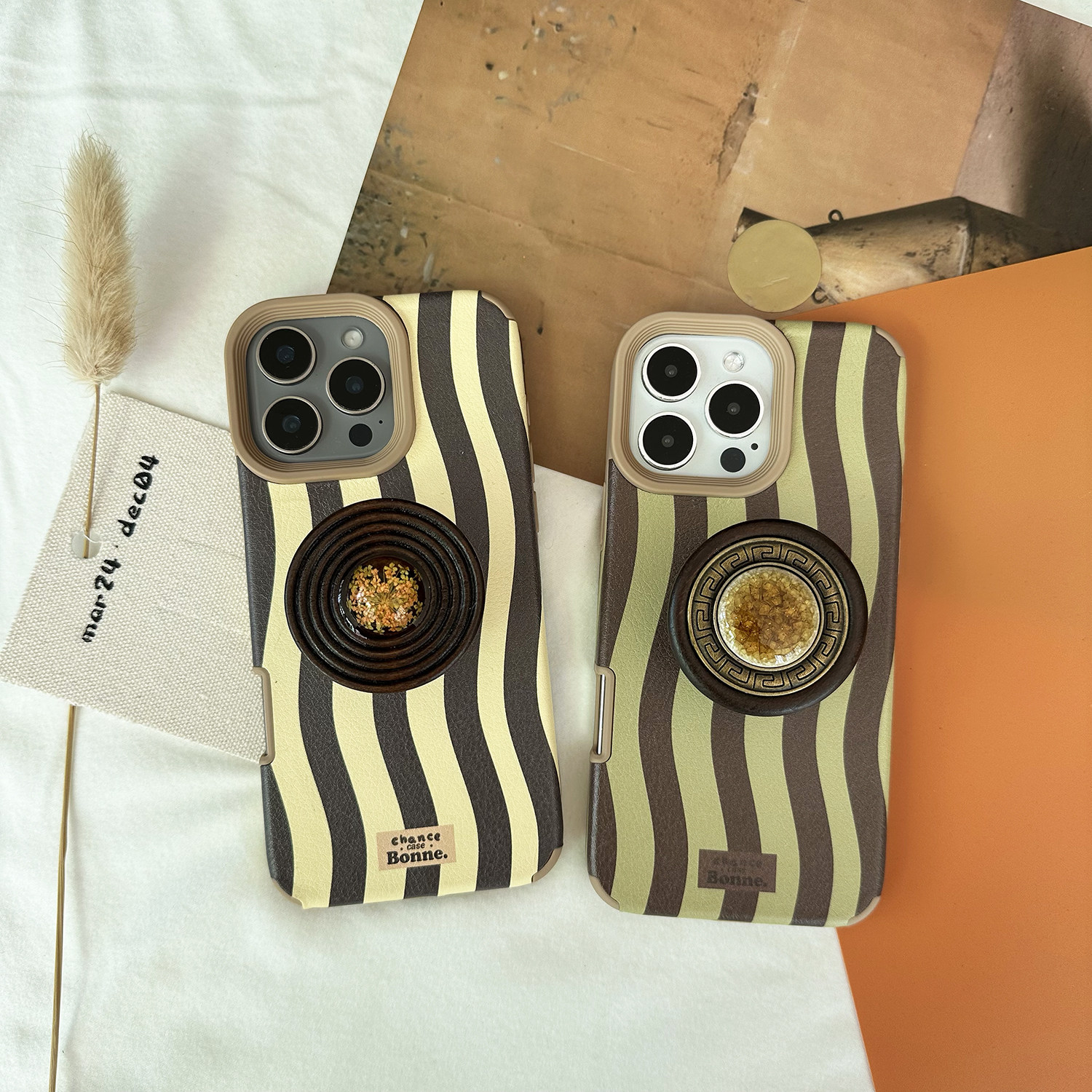 TRstudio原创设计美拉德氛围艺术质感木琉璃支架秋冬氛围感仿皮全包软壳适用于iphone17promax16pro14支架壳,3C数码配件,手机保护套/壳,淘宝优惠券,粉丝福利购,淘宝优惠卷