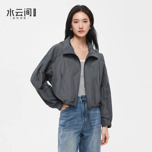 水云间都市轻户外连帽上衣女深灰色短款外套长袖宽松叠穿2026新款
