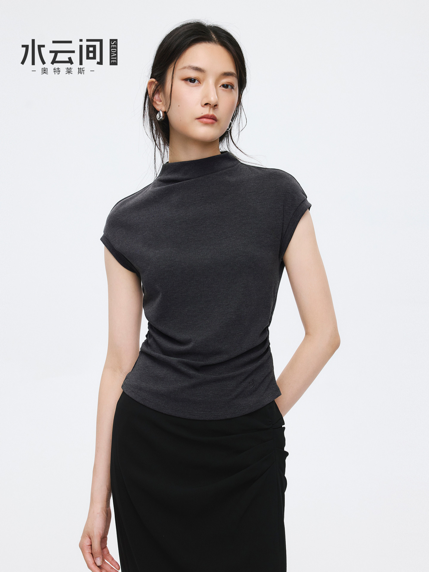 水云间深灰色半高领毛针织衫女包袖无袖T恤双侧抽褶收腰显瘦2026