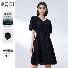 水云间黑色泡泡袖天丝连衣裙女装秋季新款2025莱赛尔v领收腰裙子