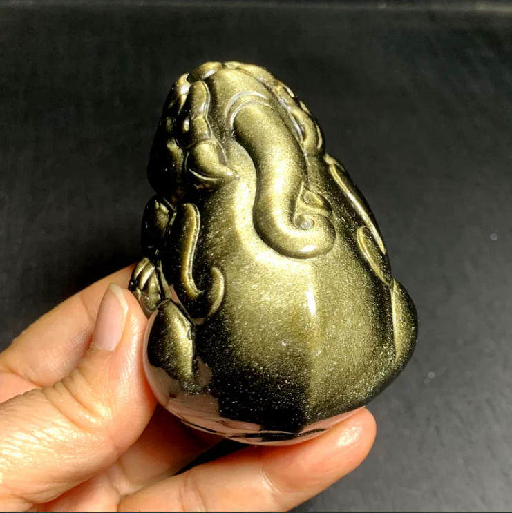 天然金曜石雕刻貔貅把玩