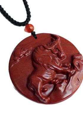 天然红碧玉雕刻红牛吊坠圆牌乾坤