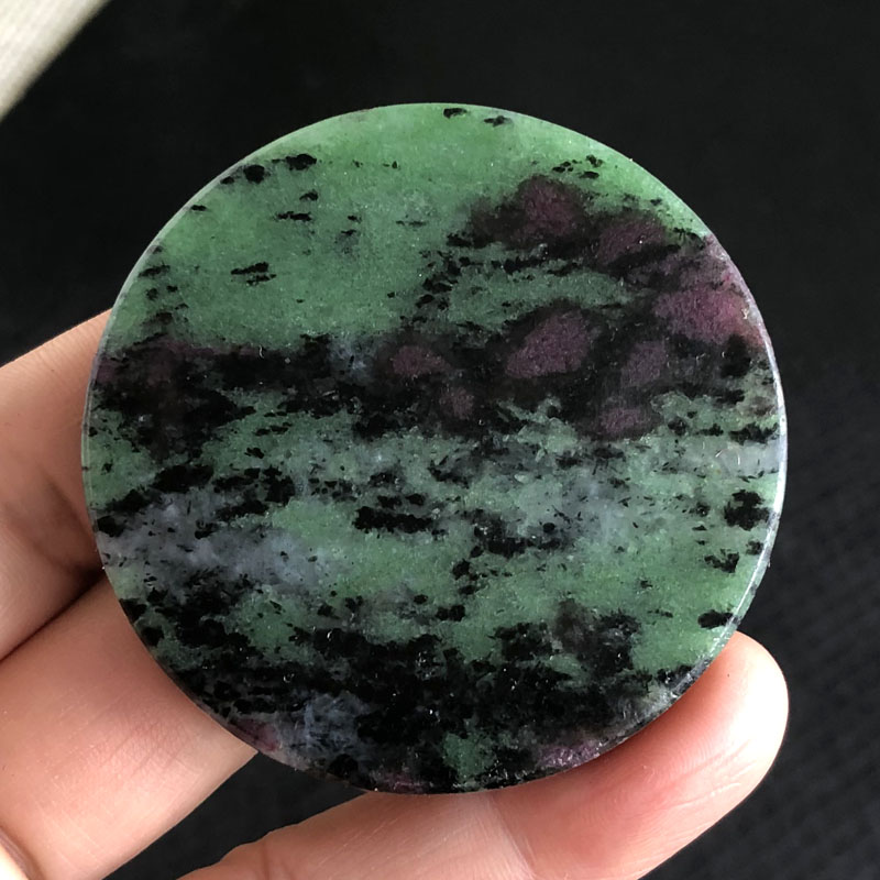 水玉冰魄天然红绿宝圆片手镯芯把玩 原石手把件红宝石绿帘石