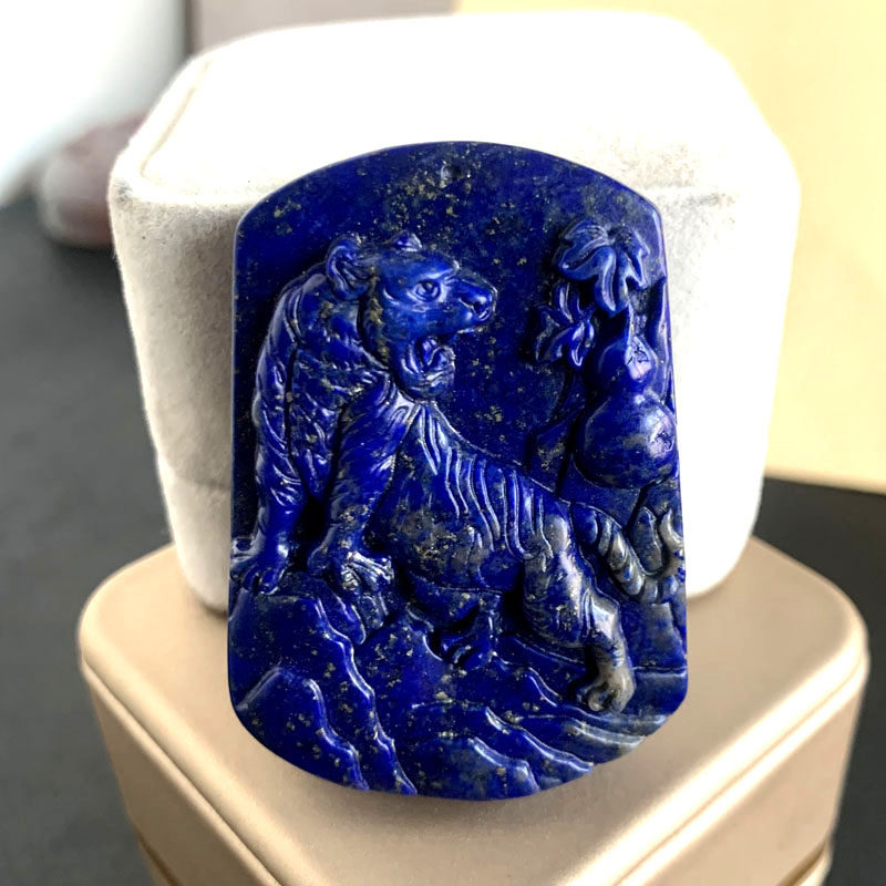 天然青金石雕刻生肖老虎吊坠