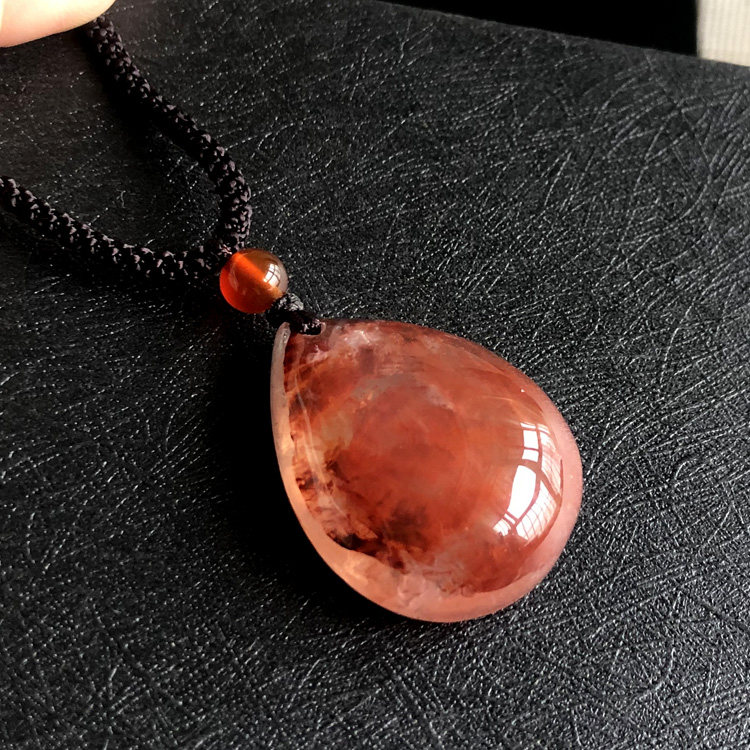 水玉冰魄天然红胶花红水晶吊坠 水晶水滴毛衣链项坠送绳红红火火