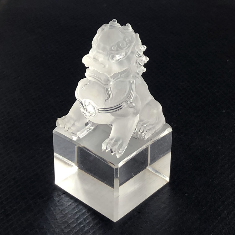 天然白水晶雕刻狮子方章