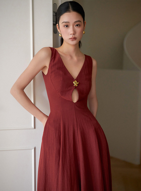 签儿法式复古红约会收腰V领大摆无袖连衣裙订婚旅游宴会女士长裙