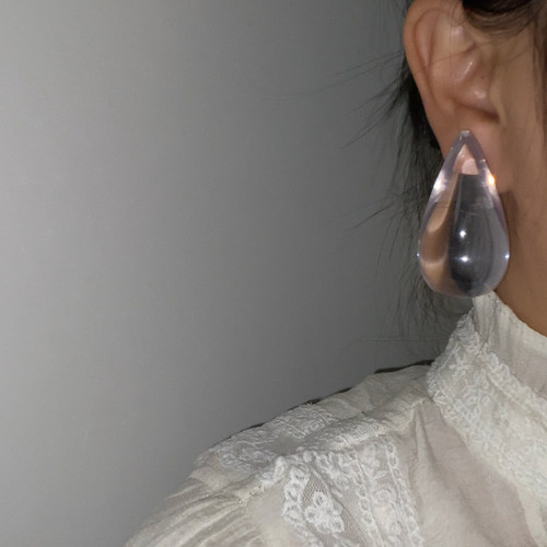 欧韩轻奢高级感透明水滴耳钉女气质夸张几何造型时尚个性ins耳环