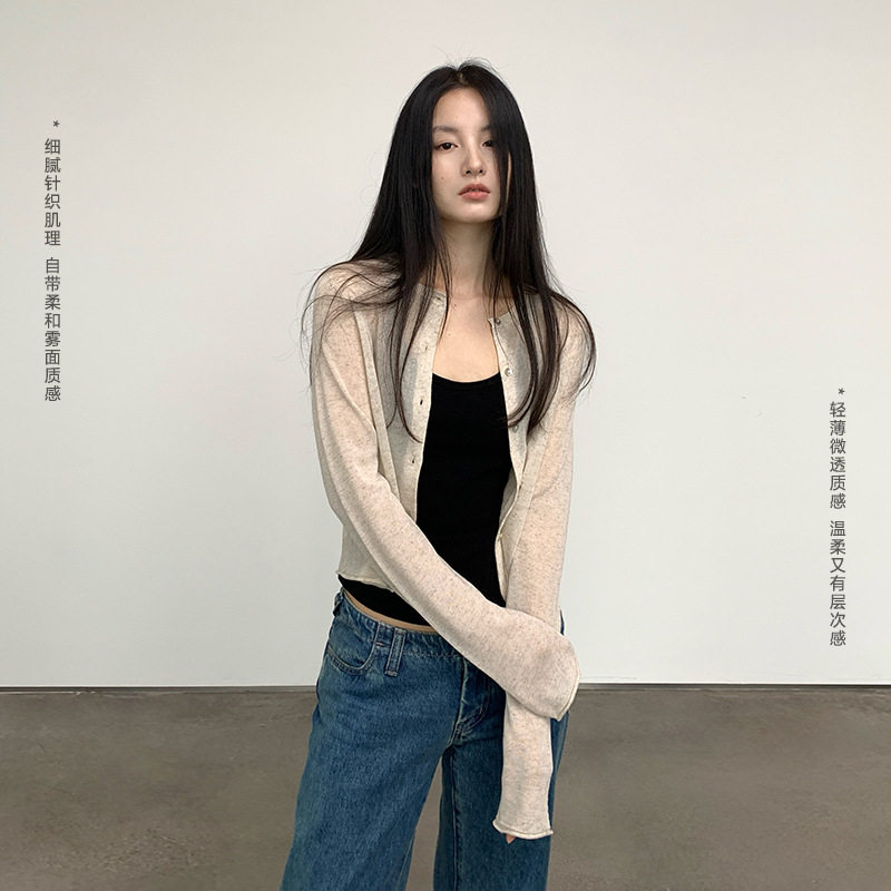 复古贝壳扣轻薄微透卷边上衣