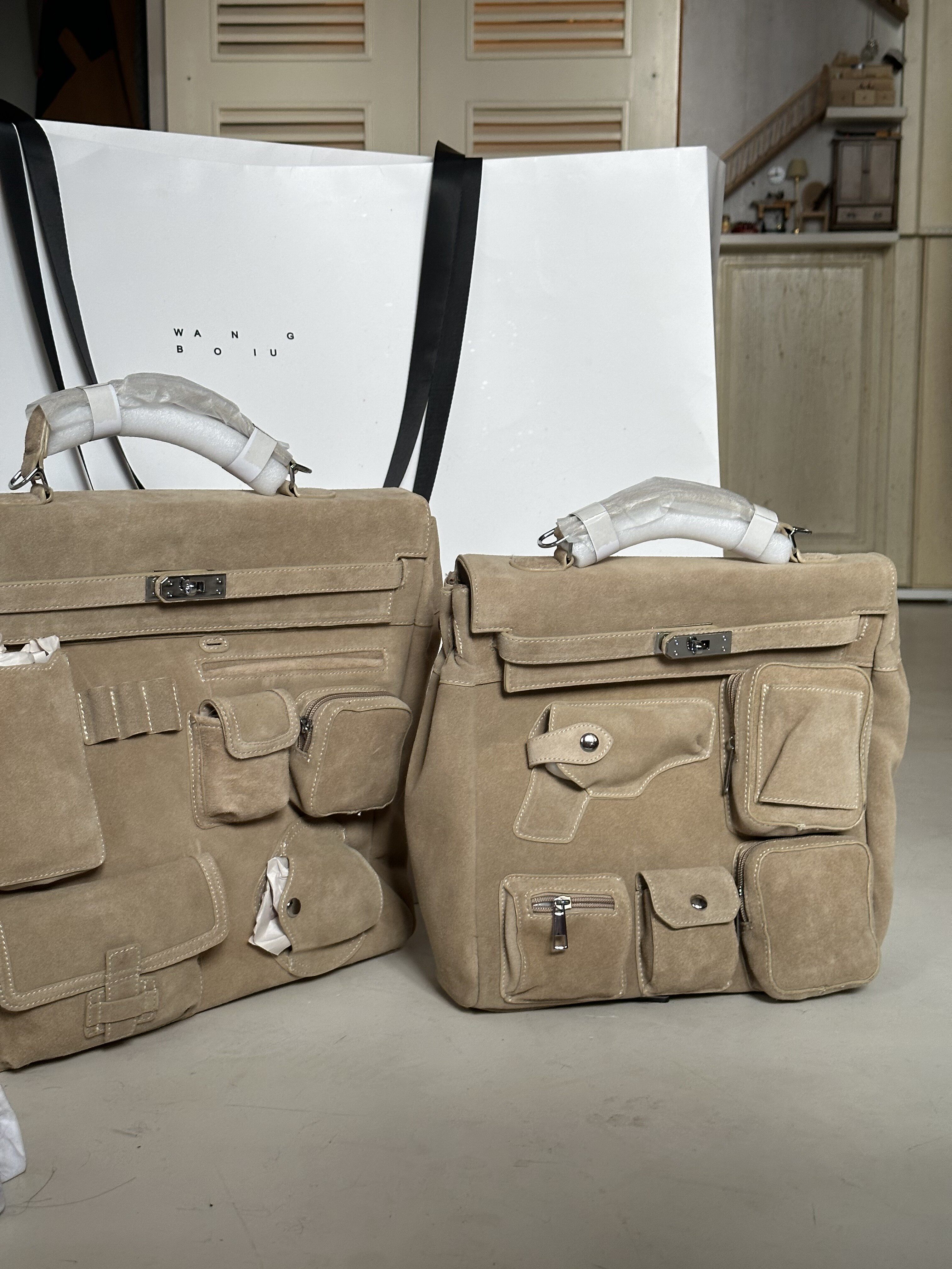 mebag沙漠色麂皮绒 女王原创恶搞中性通勤大包