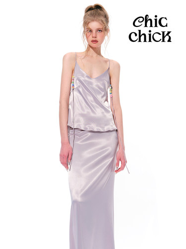 吊带背心缎面银灰色半裙时髦