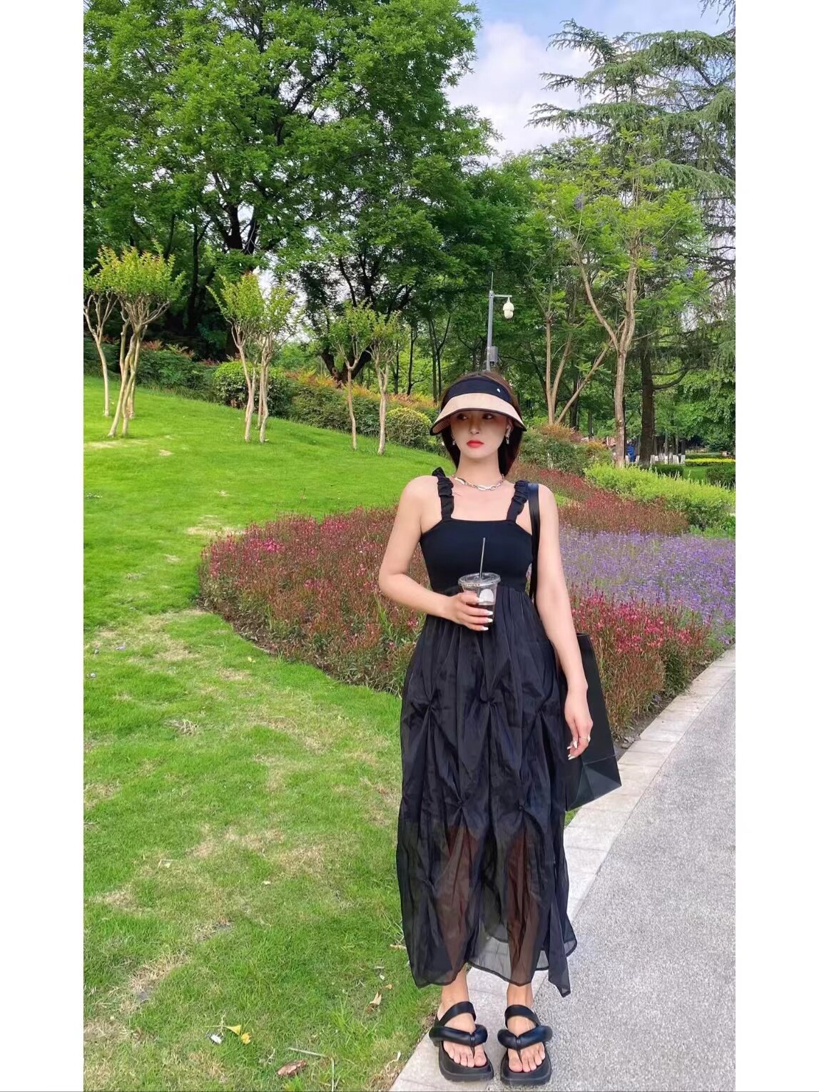 黑色连衣裙女夏新款法式复古小众设计高腰网纱蓬蓬吊带长款小黑裙