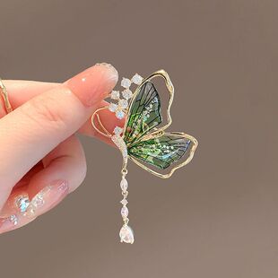 水滴批发状吊胸针领针流苏蝴蝶坠高档高级别针气质轻奢蝴蝶半透明