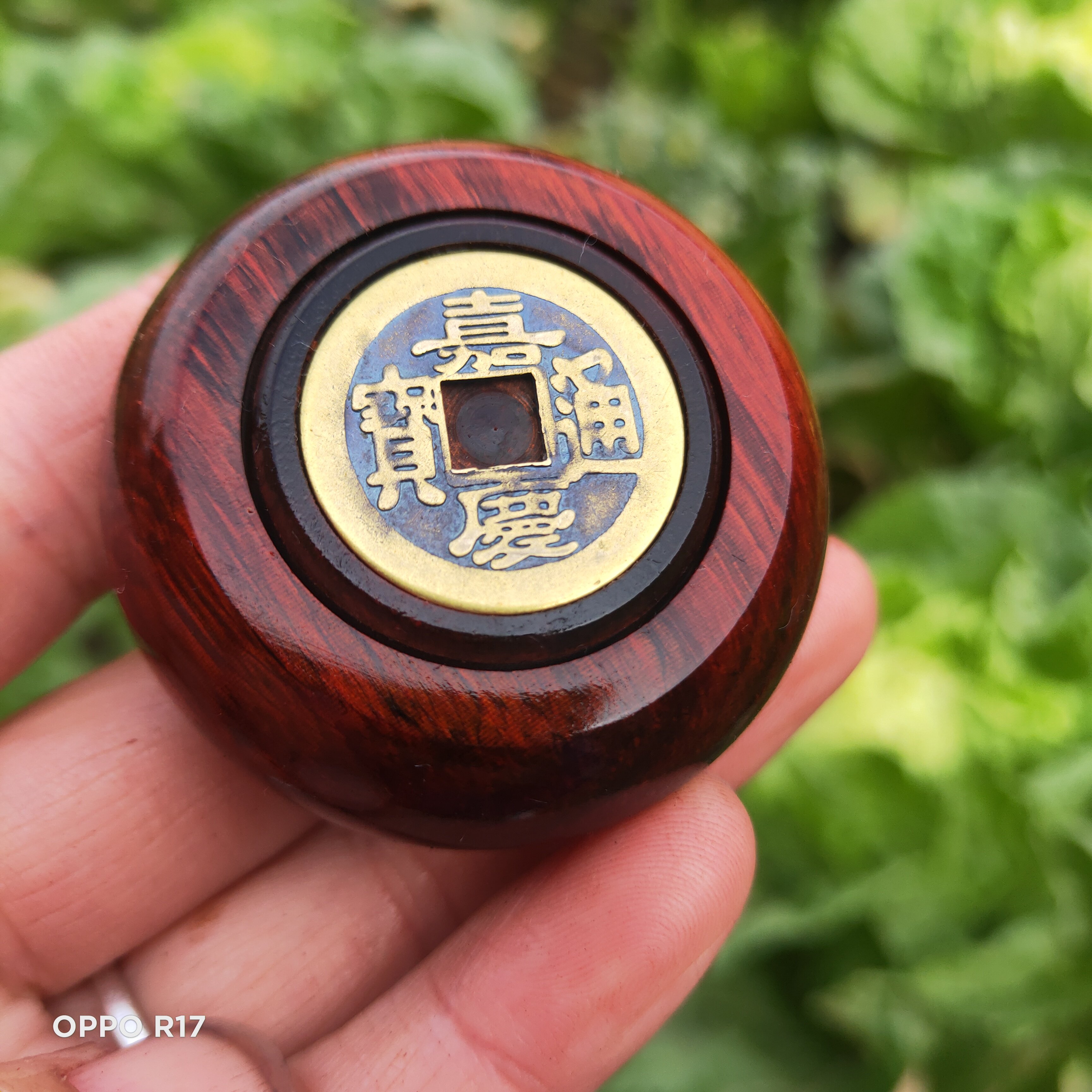 包邮高密度紫檀纯实木镶铜钱文玩工艺品可转动转【赚】钱手把件