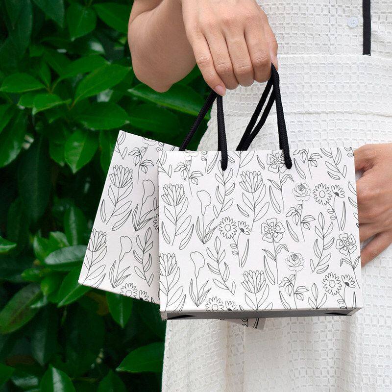 婚礼花朵素色线稿礼品袋现货横版小号简约白卡生日礼物纸质手提袋