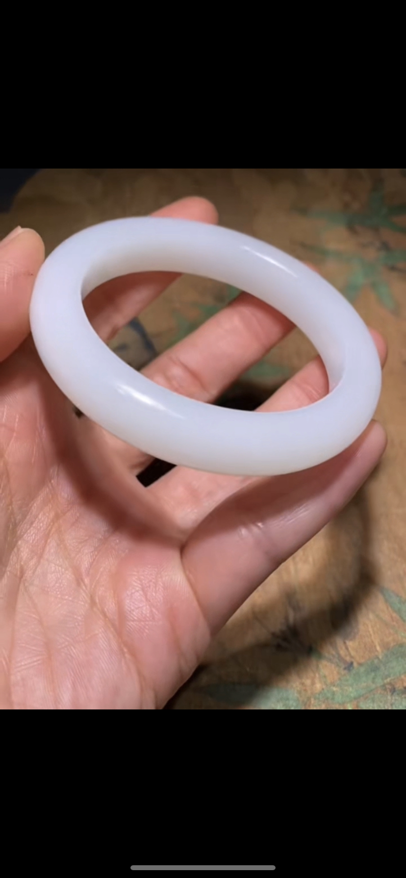 高品质新疆和田玉籽料 手镯 一级白油性脂粉好 玉种糯 内径54.7mm