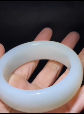 新疆和田玉籽料 超宽轮胎手镯 留原皮 油润细腻厚实饱满 圈口57mm