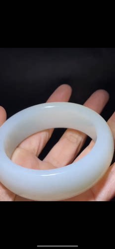 新疆和田玉籽料 超宽轮胎手镯 留原皮 油润细腻厚实饱满 圈口57mm