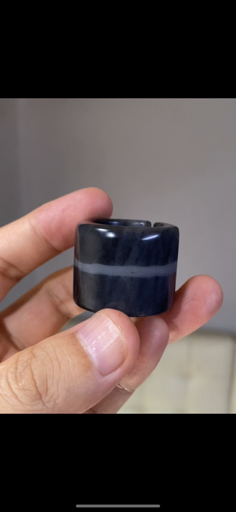 天然精品新疆和田玉籽料青花墨玉 一线天扳指 21mm正品带证书老店